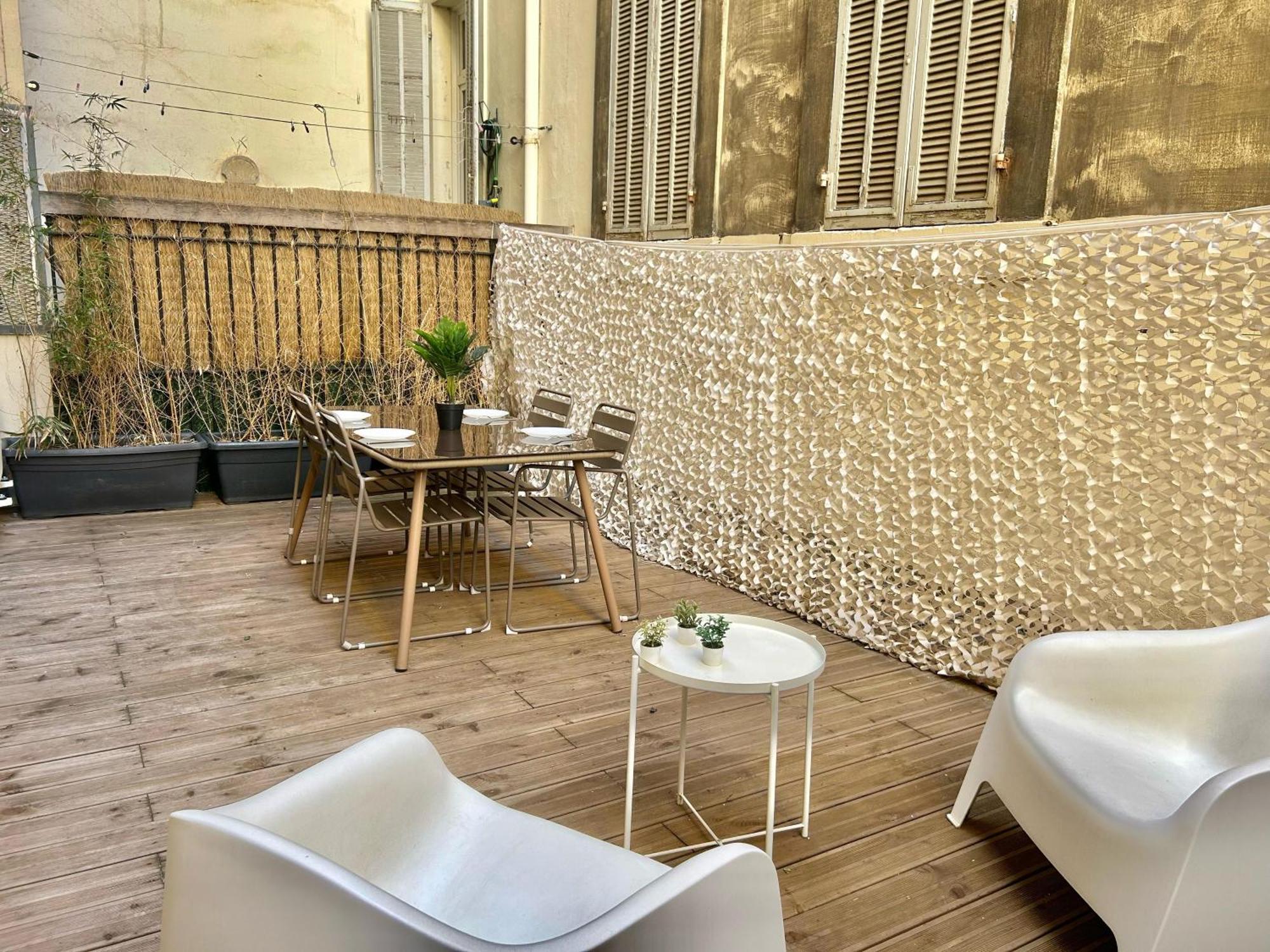 Chez Marie Et Romain- Appartement De Charme Au Coeur De La Joliette Proche Panier Centre Ville Марсель Екстер'єр фото
